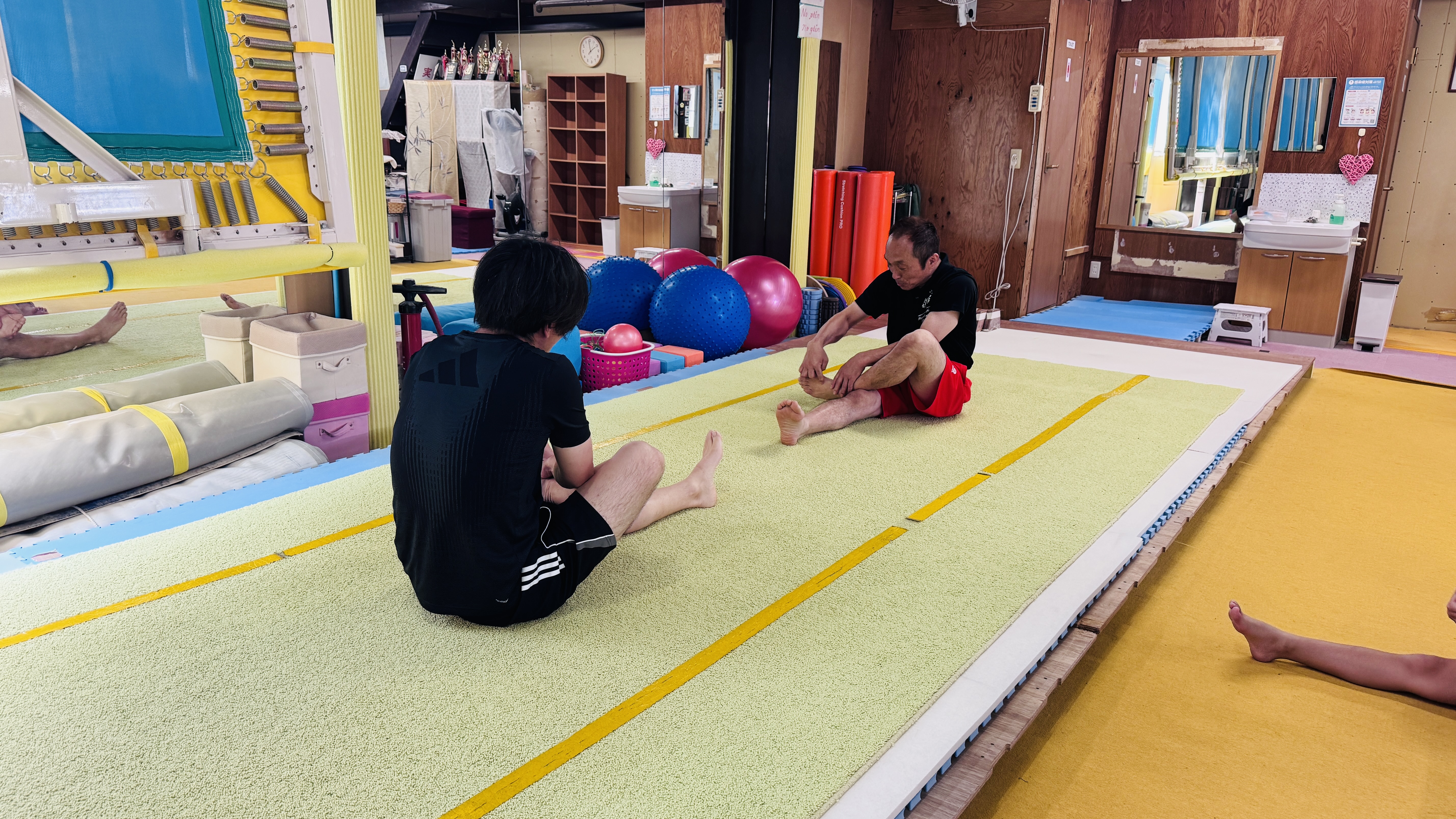 足首・股関節のストレッチ